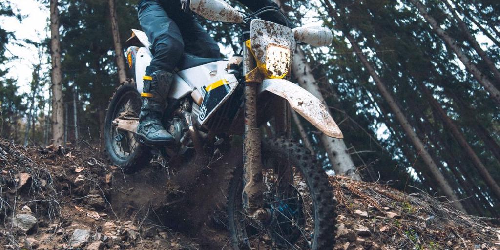 Husqvarna FE 501: The queen of Enduro receives improvements for 2025 - Tech Tip Tuesday