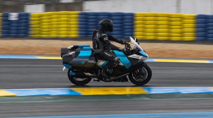 Kawasaki H2 HySE Hydrogen-Powered Bike Laps Le Mans